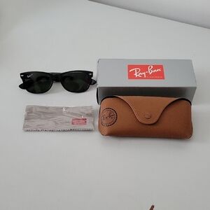 Ray-Ban Black Sunglasses with Case